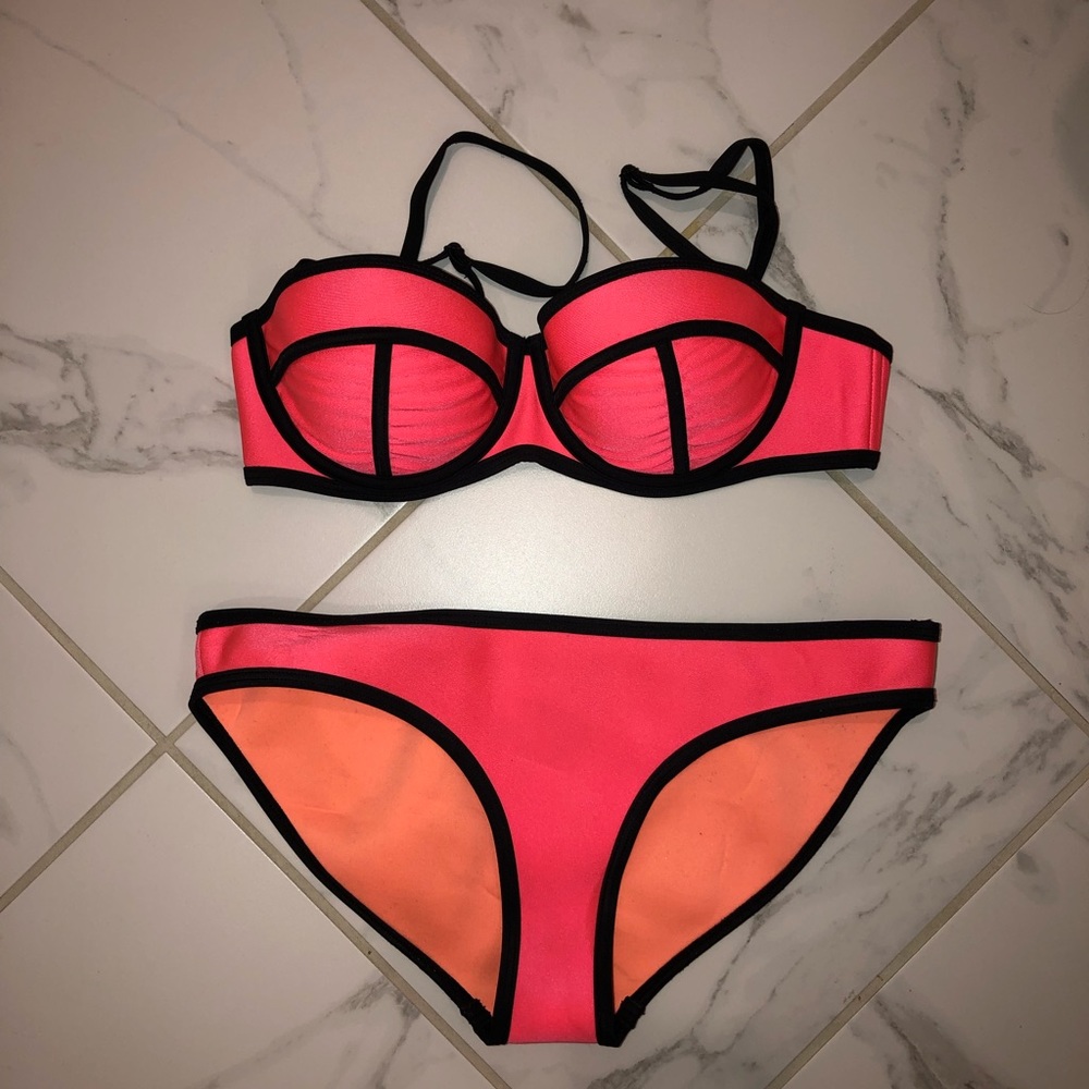 Triangl Top and Bottom Set